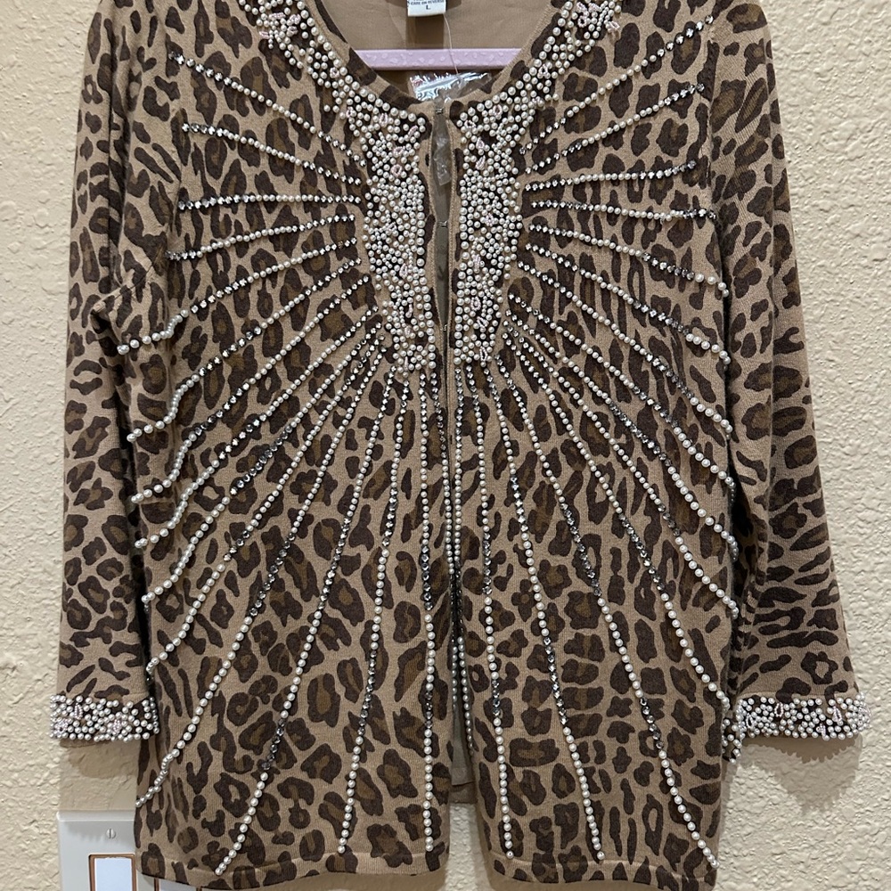 Nieman Marcus Vintage Pearl & Rhinestone Leopard Print Cardigan - Picture 13 of 15